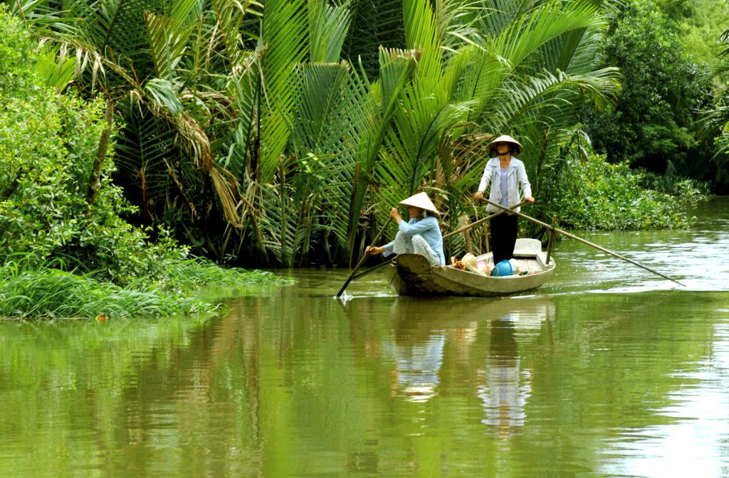 Mekong – Sampan_canals