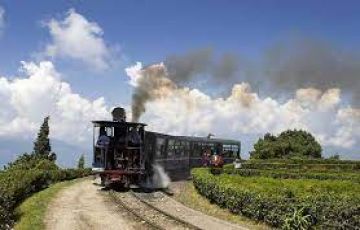 Day 01: NJP Rly Station / IXB Airport – Gangtok (120 kms / 5 hrs)